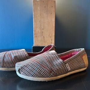 TOMS Classic Slip Ons
